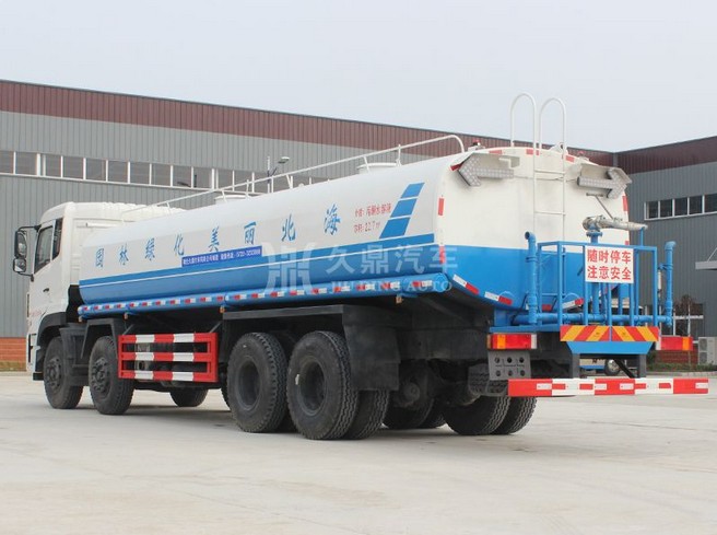 20噸東風天龍前四后八環(huán)衛(wèi)灑水車價格4