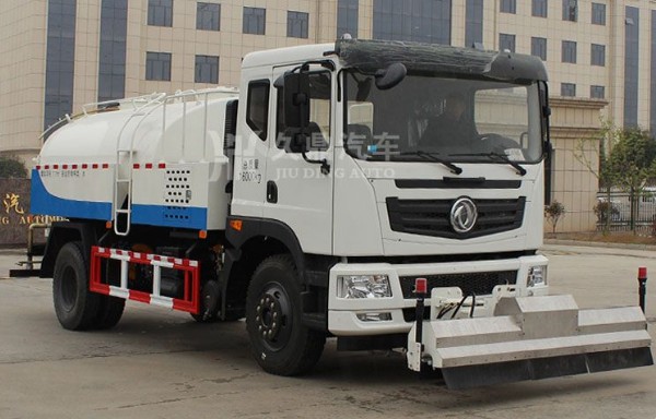 東風(fēng)御虎公路灑水車圖片 東風(fēng)御虎公路灑水車圖片