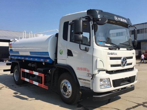 大運(yùn)風(fēng)度10-12噸灑水車(chē)圖片 大運(yùn)風(fēng)度10-12噸灑水車(chē)圖片