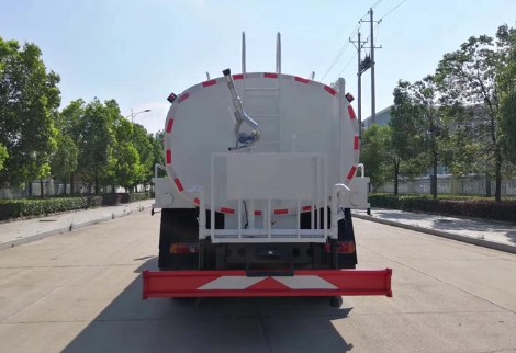 15方灑水車報(bào)價(jià)_東風(fēng)錦程12噸|15噸綠化灑水車廠家價(jià)格4