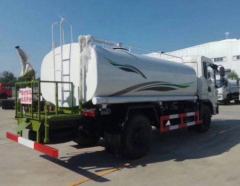 東風專底新款12噸綠化灑水車廠家價格4