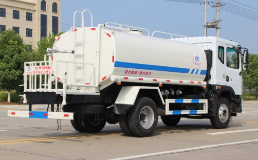 東風多利卡D9灑水車 東風多利卡D9灑水車