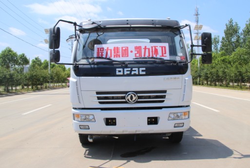 東風(fēng)多利卡灑水車(chē)圖片 東風(fēng)多利卡灑水車(chē)圖片