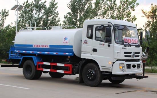 東風御虎12噸灑水車高清圖片 東風御虎12噸灑水車高清圖片