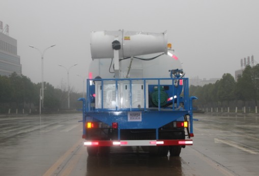 東風(fēng)柳汽小三軸18噸灑水車高清圖片 東風(fēng)柳汽小三軸18噸灑水車高清圖片