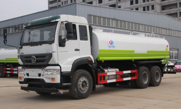 重汽斯太爾后八輪18噸灑水車高清圖片 重汽斯太爾后八輪18噸灑水車高清圖片