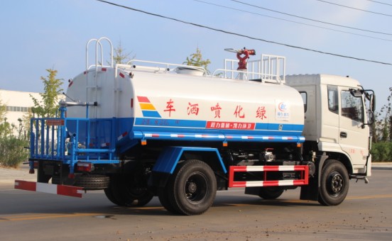 東風(fēng)專底消防灑水車高清圖片 東風(fēng)專底消防灑水車高清圖片