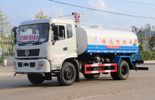 東風(fēng)專底消防灑水車高清圖片 東風(fēng)專底消防灑水車高清圖片