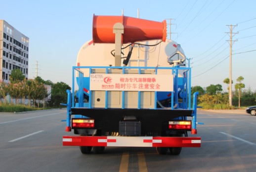 東風145灑水車帶霧炮高清圖片 東風145灑水車帶霧炮高清圖片