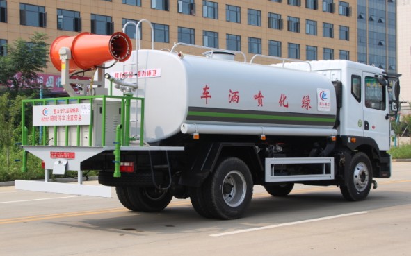 東風多利卡D9灑水車帶霧炮(圓罐)高清圖片 東風多利卡D9灑水車帶霧炮(圓罐)高清圖片