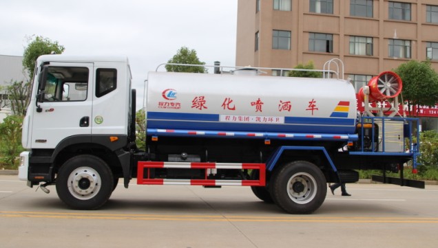 東風多利卡D9灑水車帶霧炮(圓罐)高清圖片 東風多利卡D9灑水車帶霧炮(圓罐)高清圖片