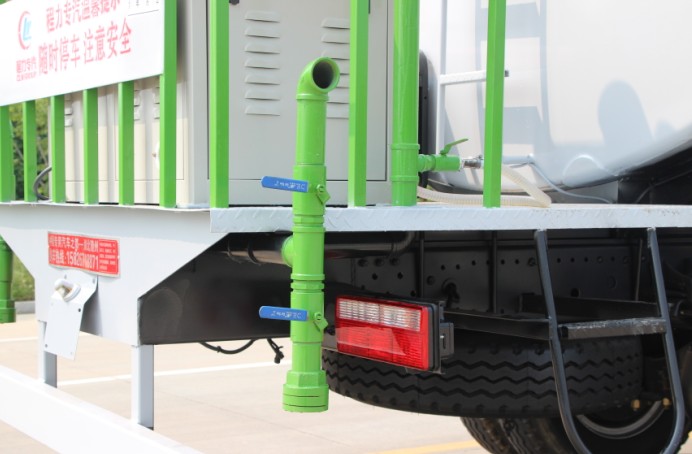 東風多利卡D9灑水車帶霧炮(圓罐)高清圖片 東風多利卡D9灑水車帶霧炮(圓罐)高清圖片