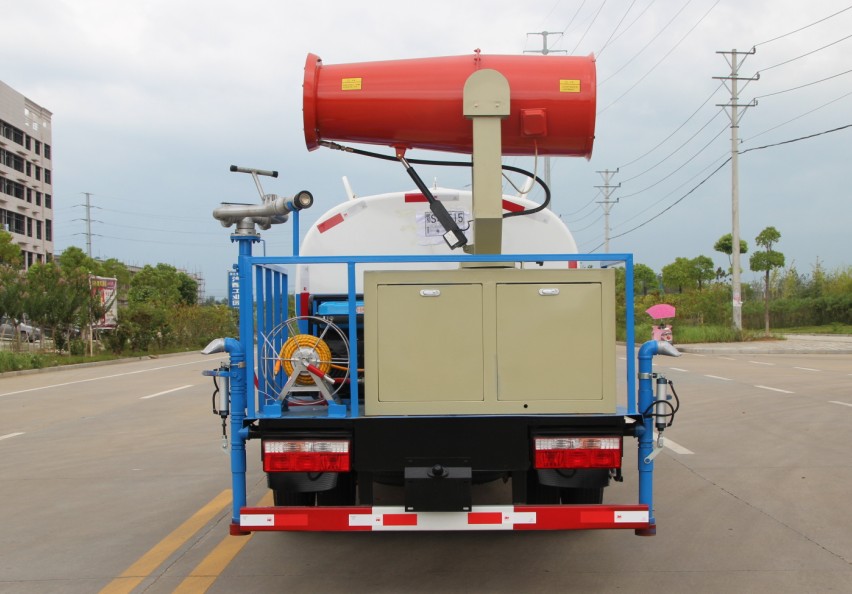 5方東風多利卡霧炮車(朝柴發動機)高清圖片 5方東風多利卡霧炮車(朝柴發動機)高清圖片