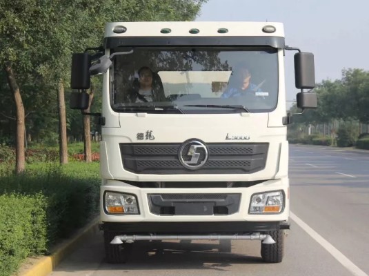 12噸灑水車(chē)多少錢(qián)一臺(tái)_國(guó)六13方陜汽德龍L3000綠化灑水車(chē)2