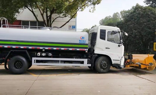 12方東風天錦帶除雪滾刷灑水車圖片 12方東風天錦帶除雪滾刷灑水車圖片