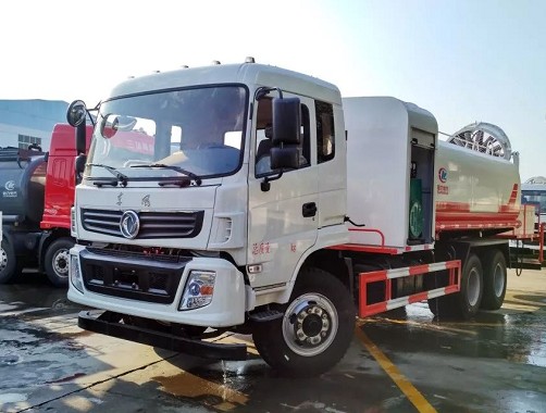60-120米東風(fēng)隨專16噸多功能抑塵車 60-120米東風(fēng)隨專16噸多功能抑塵車
