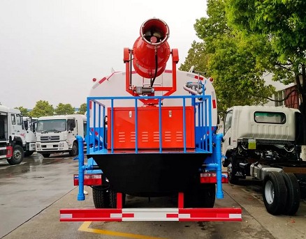 30-35米國五東風(fēng)大多利卡D9抑塵車 30-35米國五東風(fēng)大多利卡D9抑塵車