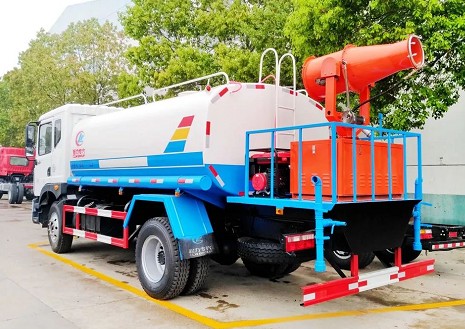 30-35米國五東風(fēng)大多利卡D9抑塵車 30-35米國五東風(fēng)大多利卡D9抑塵車