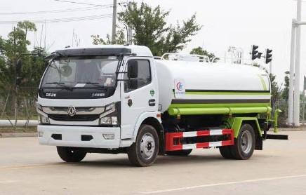 國(guó)六東風(fēng)多利卡D7灑水車圖片 國(guó)六東風(fēng)多利卡D7灑水車圖片