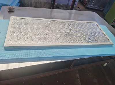 消防車(chē)翻轉(zhuǎn)折疊腳踏板 消防車(chē)翻轉(zhuǎn)折疊腳踏板