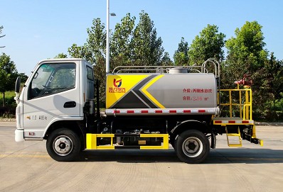 藍牌灑水車圖片_國六2.5方凱馬藍牌綠化灑水車廠家價格3