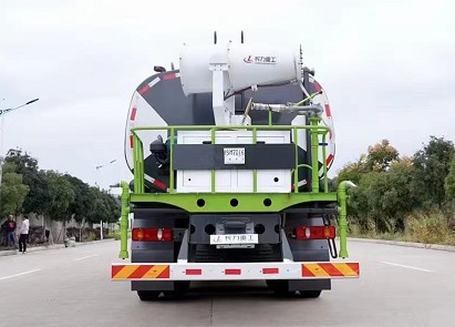 25方灑水車大約多少錢一臺呢_國六東風(fēng)專底D3V前四后八26方灑水車廠家價格4